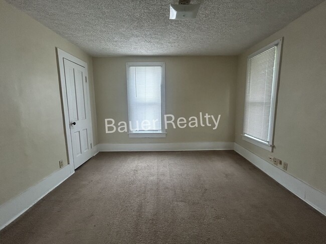 Building Photo - Affordable Two Bedroom