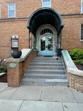 Building Photo - 7416 Harwood Ave