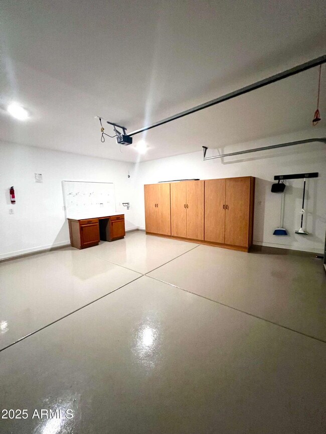 Building Photo - 9846 E Talon Ave