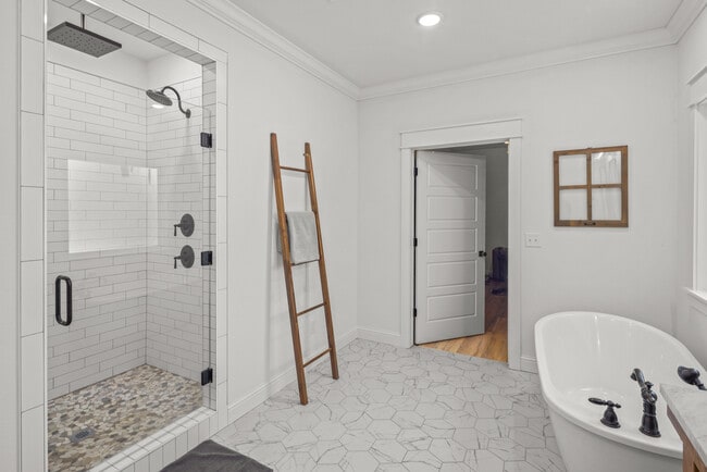 Building Photo - 27 Duxford Cir