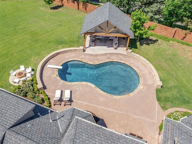Building Photo - 18601 Wolf Creek Dr