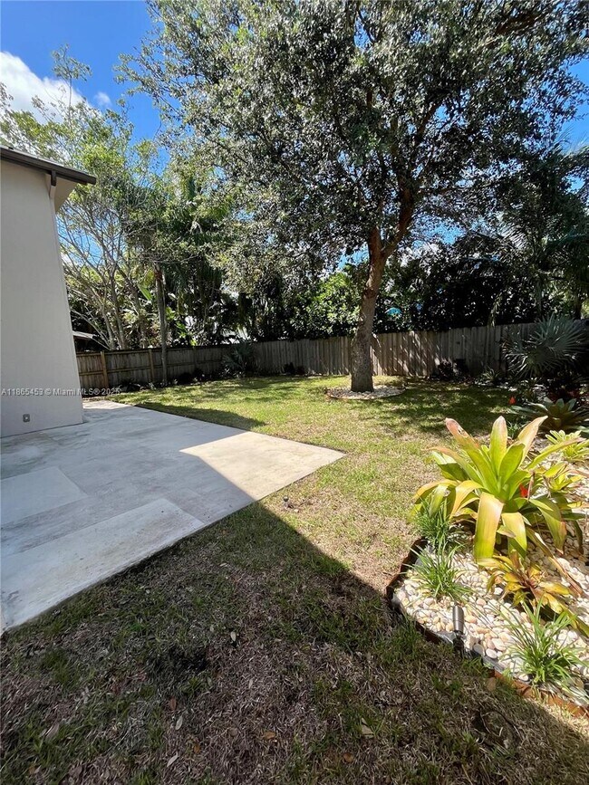 Building Photo - 2429 Sundy Ave