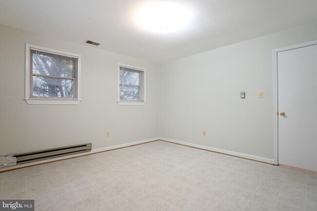 Building Photo - 8729 36th Ave