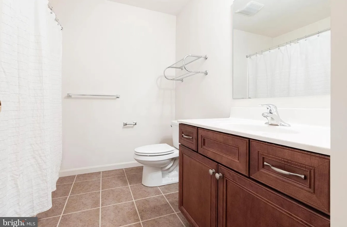 Building Photo - 504 W Perry St