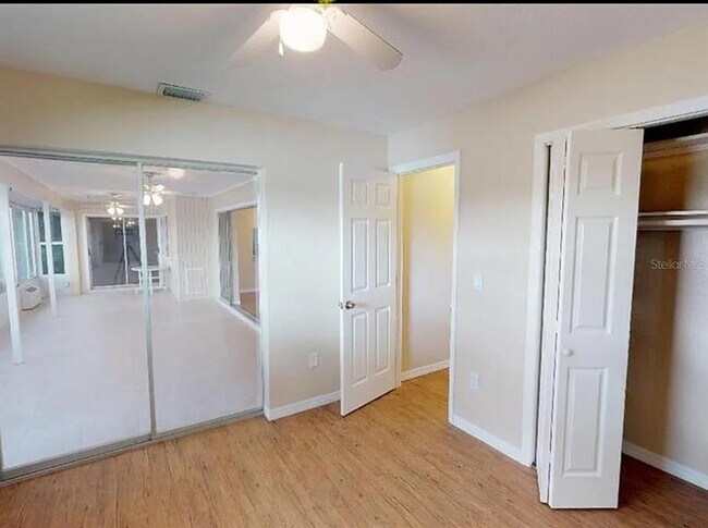 Building Photo - 11826 SW Dallas Dr S