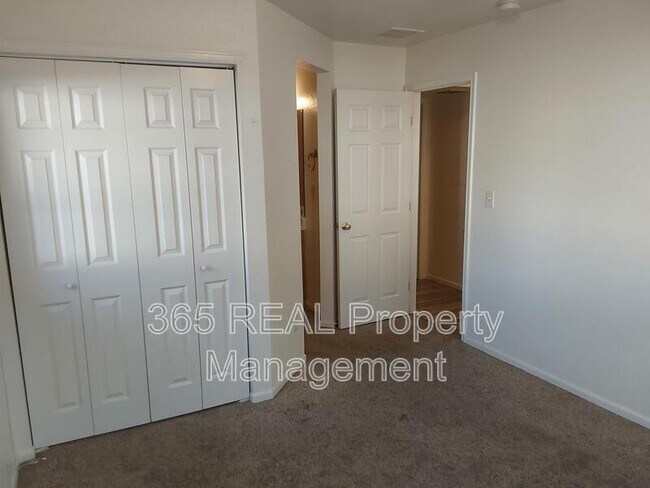 Building Photo - 2551 W 24th St