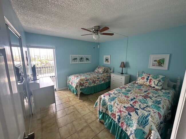 Building Photo - 4141 Ocean Dr