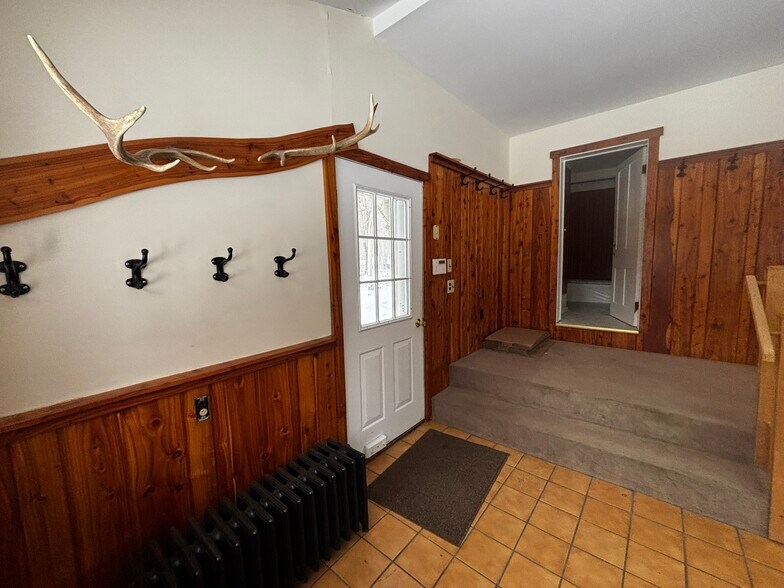 Building Photo - 349 Bone Plain Rd