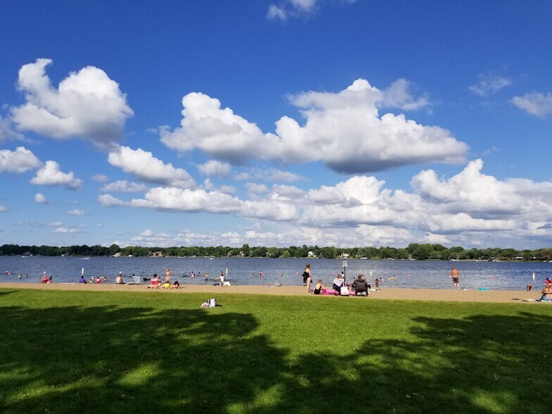 Building Photo - 220 Leighton Dr