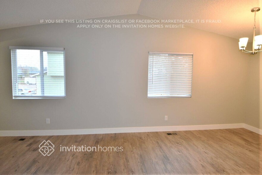 Building Photo - 4750 Hennings Dr