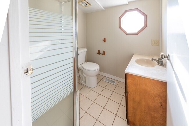 Building Photo - Available May 15!