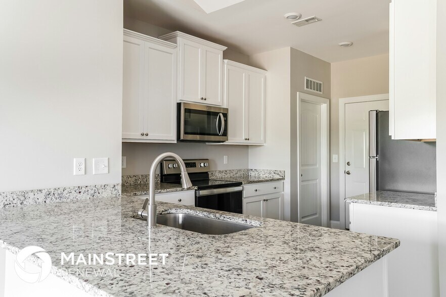 Building Photo - 400 Legacy Dr