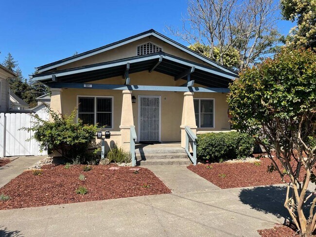 Primary Photo - Historic St Rose District Duplex!