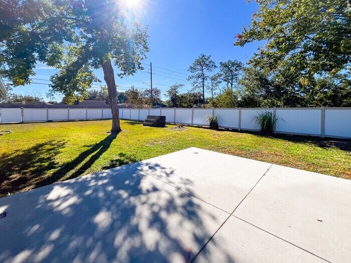 Building Photo - 7600 Pheasant Path Dr