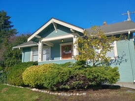 Building Photo - 1209 32nd St