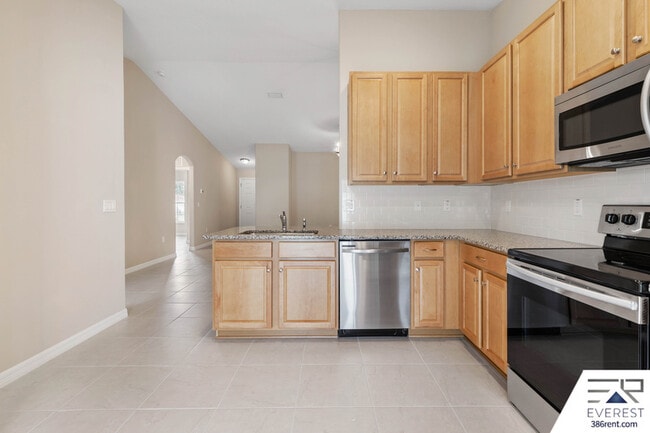 Building Photo - 16 Squanto Pl