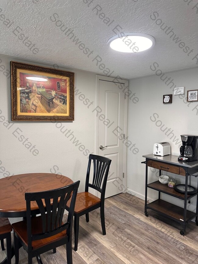 Building Photo - Spacious 2 story condo.