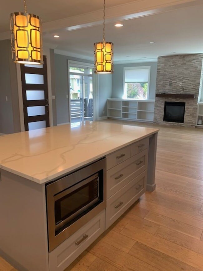 Building Photo - Montavilla Four Bedrooms, Four Bathrooms H...