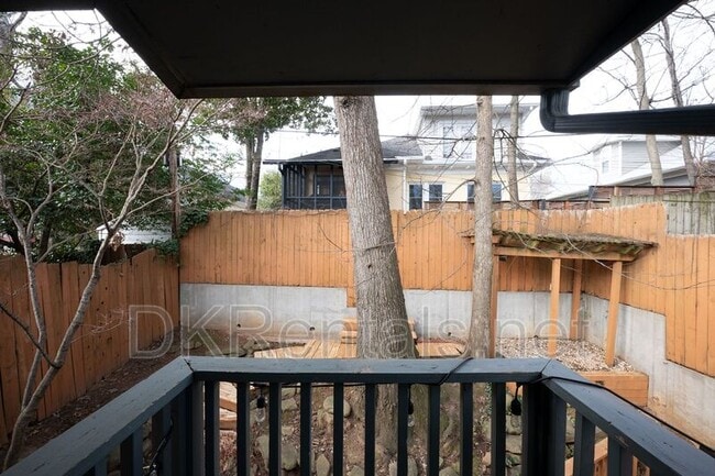 Building Photo - 876 Argonne Ave NE