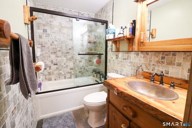 Building Photo - 63 Home Ave