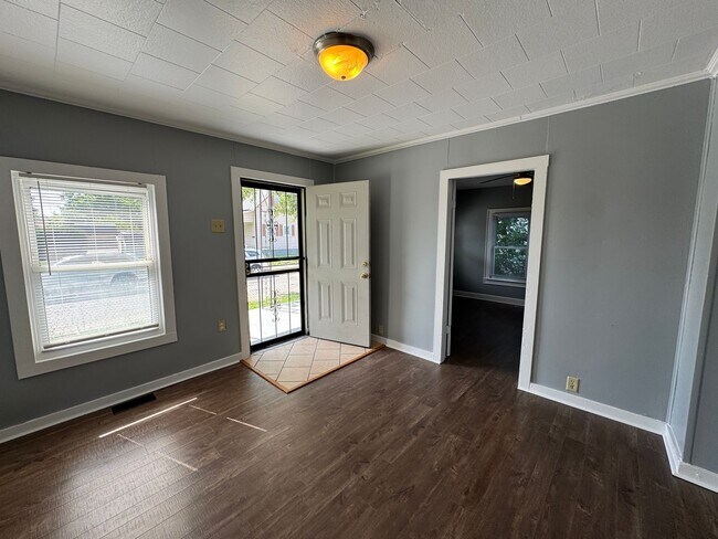 Building Photo - Christian Park 2 Bedroom 1 Bath