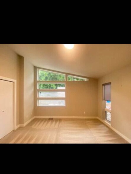 Building Photo - 1613 N 167th St