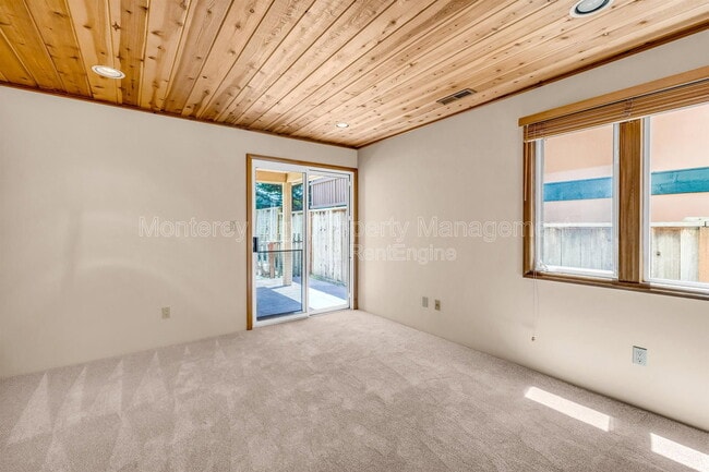 Building Photo - 1231 Funston Ave