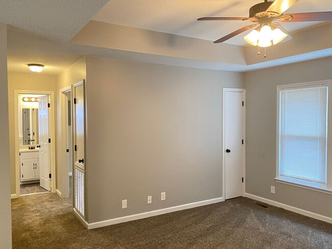 Building Photo - Newly Remodeled! 3Bdr/2Ba Home