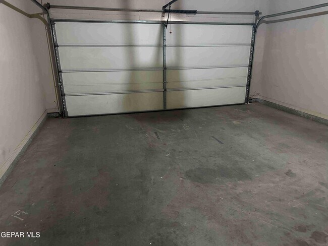 Building Photo - 14712 Far View Ct