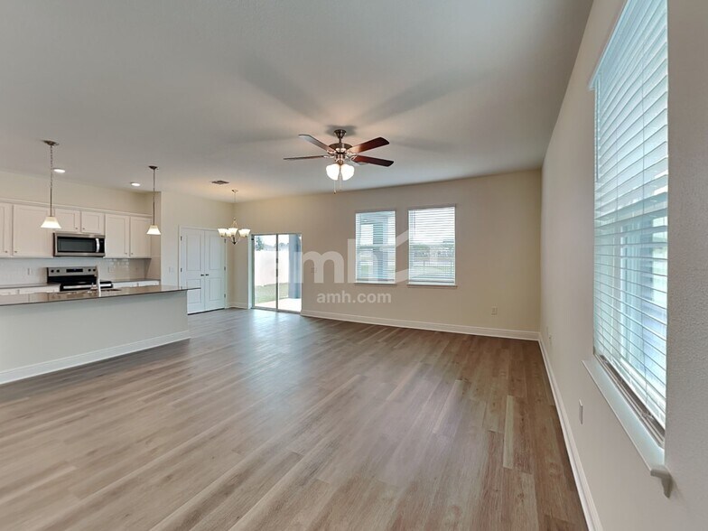 Building Photo - 1195 Heavenly Dr