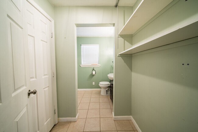 Building Photo - 3 Bedroom 2 bath Harris County