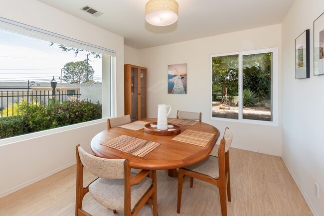 Building Photo - Fully Furnished Vacation Rental on the Mesa with Ocean Views! (Available 7/7/26- 11/30/26)