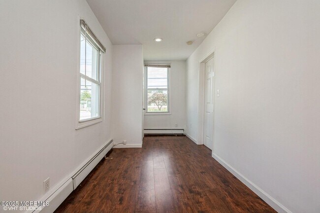 Building Photo - 118 Joline Ave