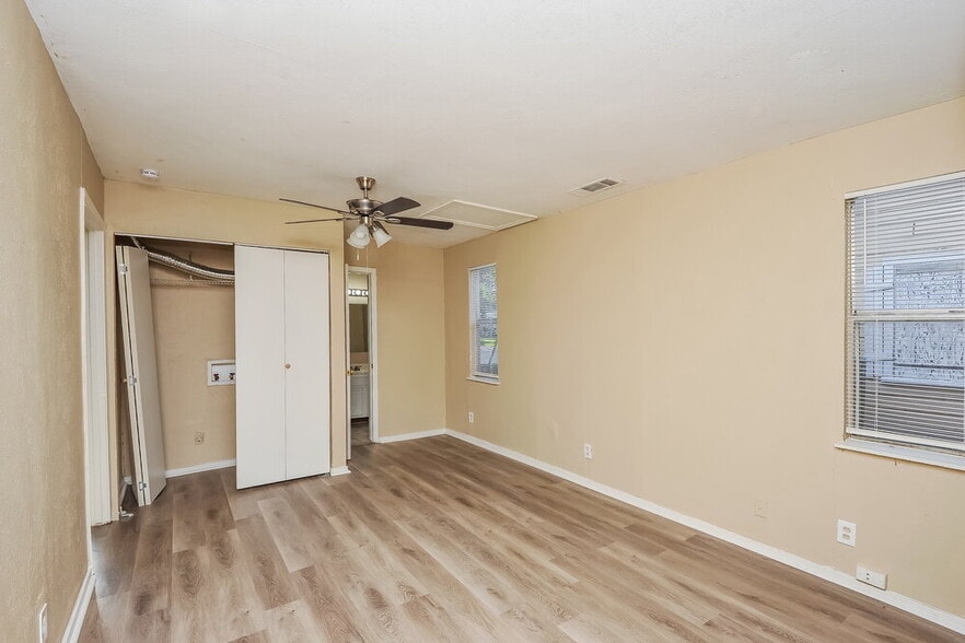 Building Photo - 824 Renfro Dr