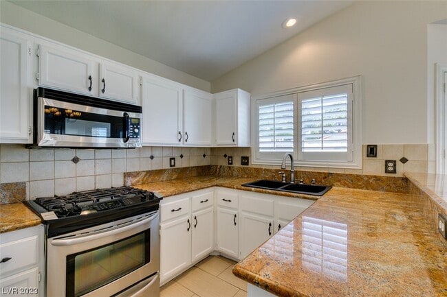 Building Photo - 8000 Tulum Ct
