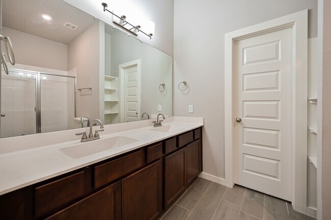 Building Photo - 127 Wickersham