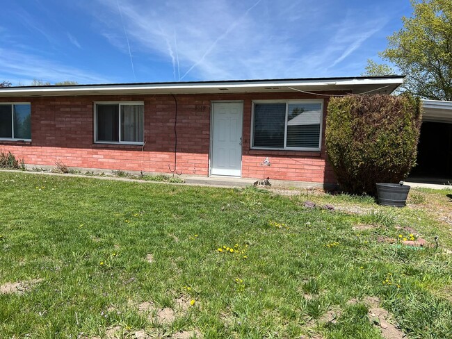 Primary Photo - 2 Bedroom, 1 Bathroom Duplex