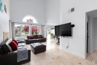 Building Photo - 3BR + Bonus Room | Solar-Powered | Updated...