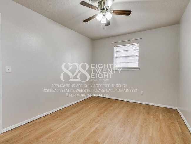 Building Photo - Midwest City 3 Bed/2 Bath House with Attached Two-Car Garage!