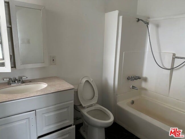 Building Photo - 1347 Valencia St