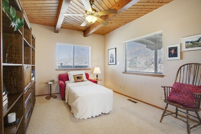 Building Photo - 3 Bedroom, 2 Bathroom Home in North Albuqu...
