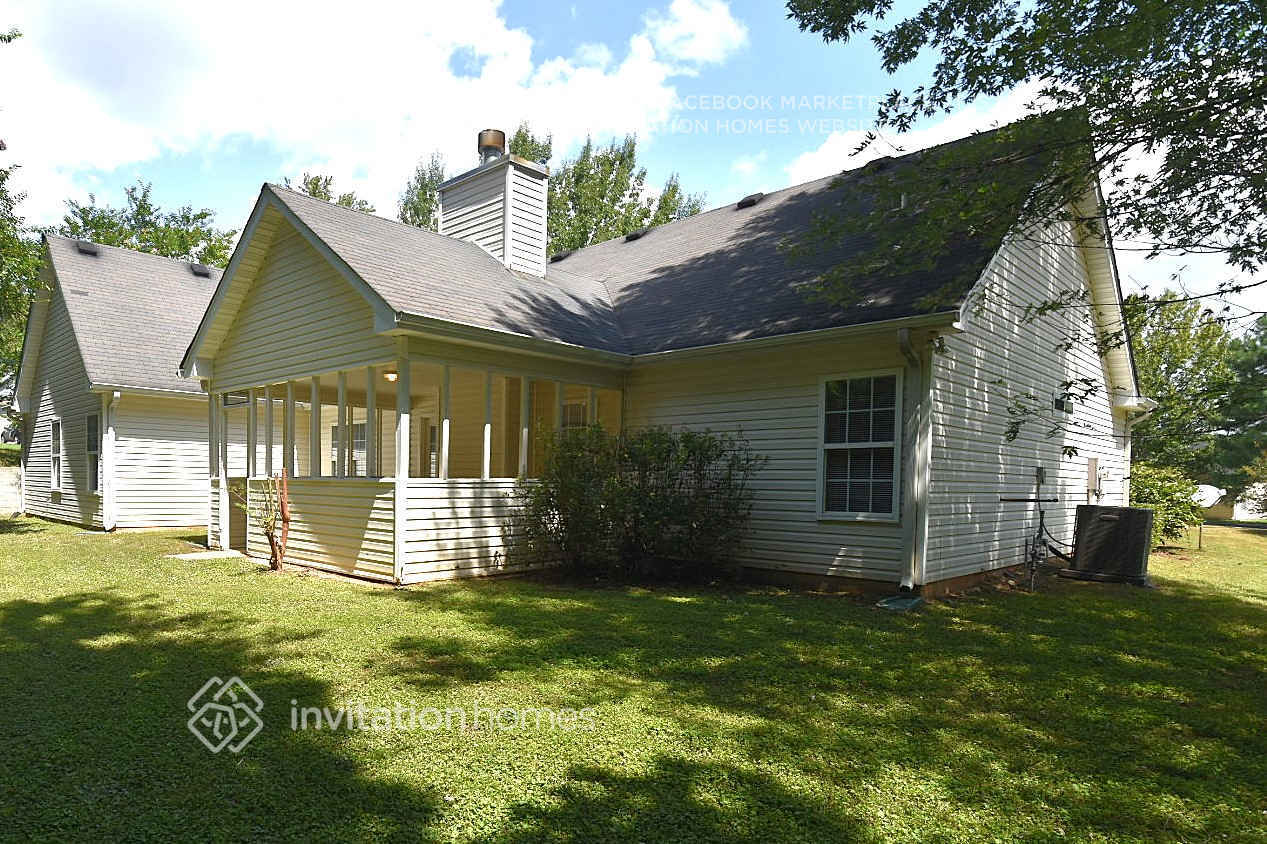 Building Photo - 2990 Lenora Springs Dr