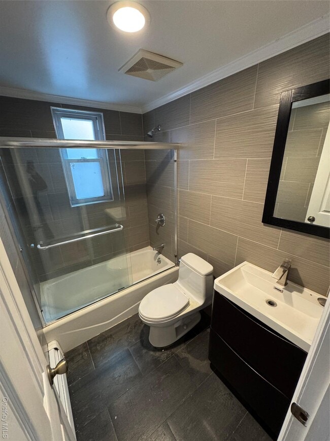 Building Photo - 9-14 College Point Blvd