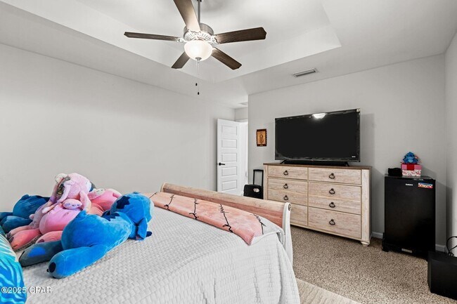 Building Photo - 326 Raven Ln