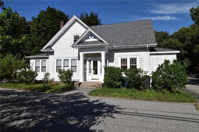 Building Photo - 2915 Post Rd