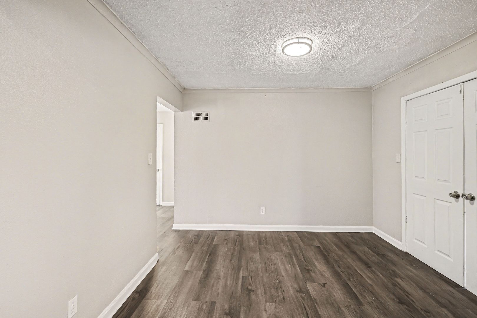 Building Photo - 6230 Agnes Ave