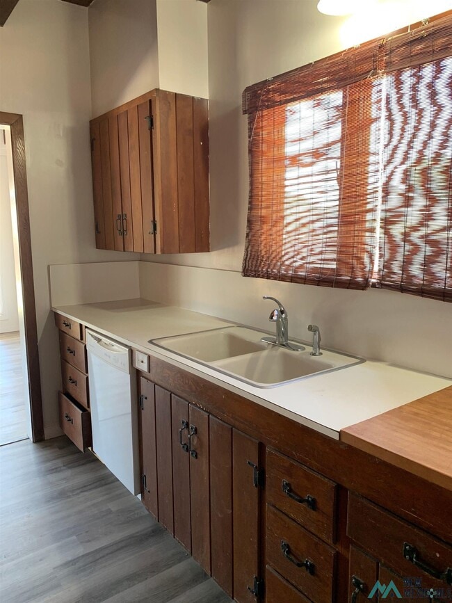 Building Photo - 2319 Axtell St