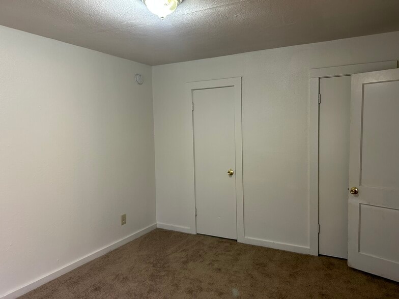 Building Photo - 1525 Harley Dr