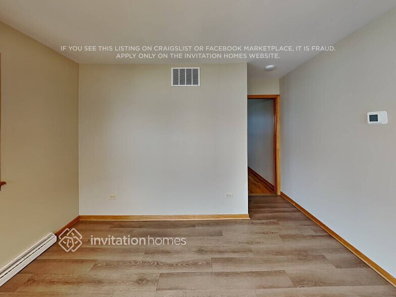 Building Photo - 8741 Sproat Ave