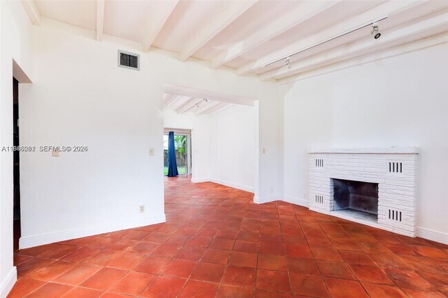 Building Photo - 1716 SW 12th Ct